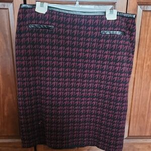 Talbots Black and Maroon Houndstooth Pencil Skirt